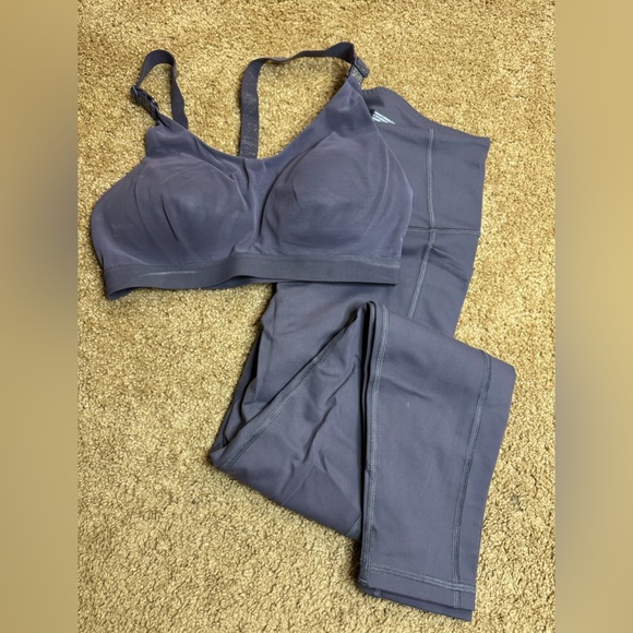 Victoria’s Secret workout set - Picture 2 of 3